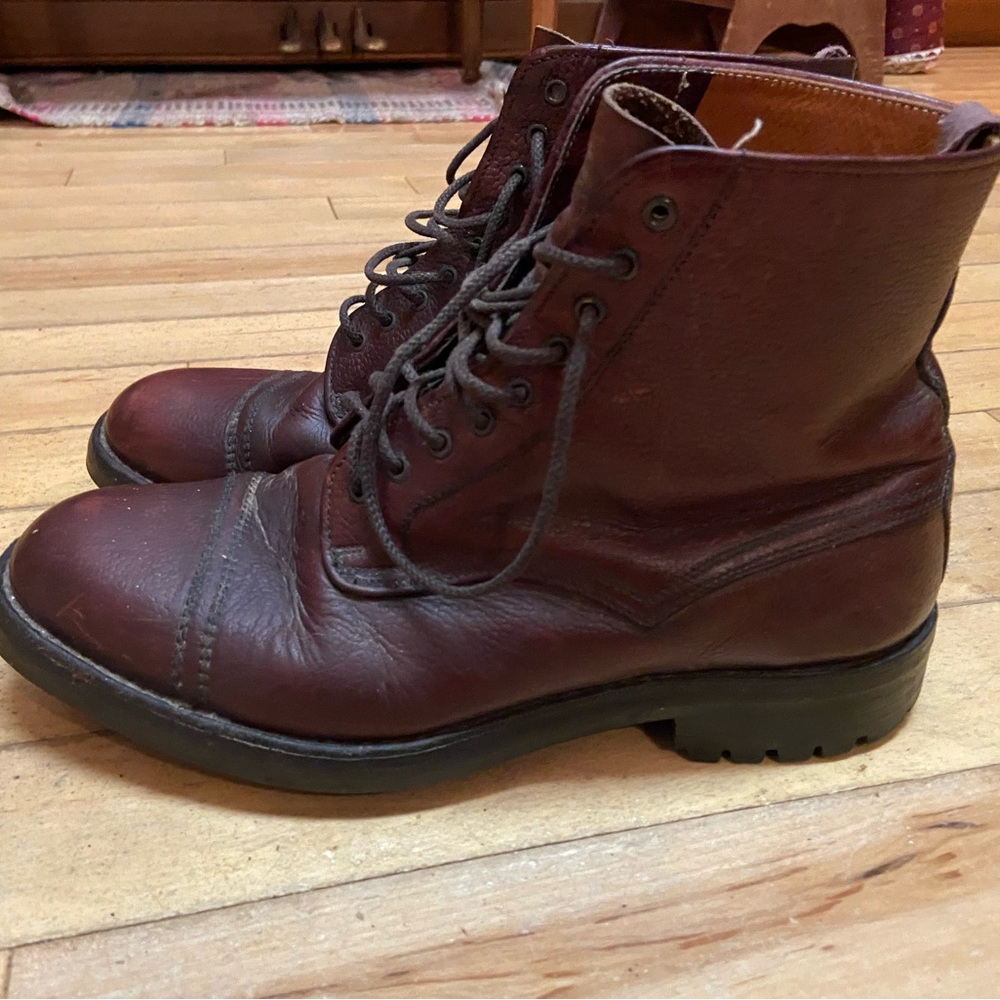 Men’s 8 1/2
Itshide Commando Style  
Made in England